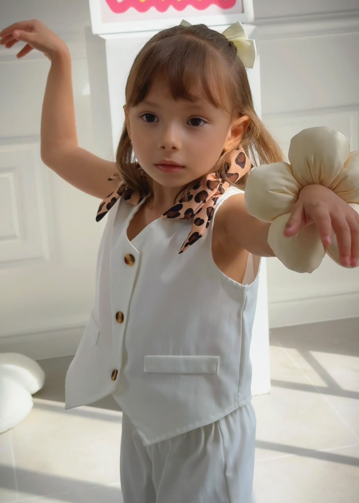Set Olivia Blanco para niña vista posterior, conjunto  infantil Ayoyi